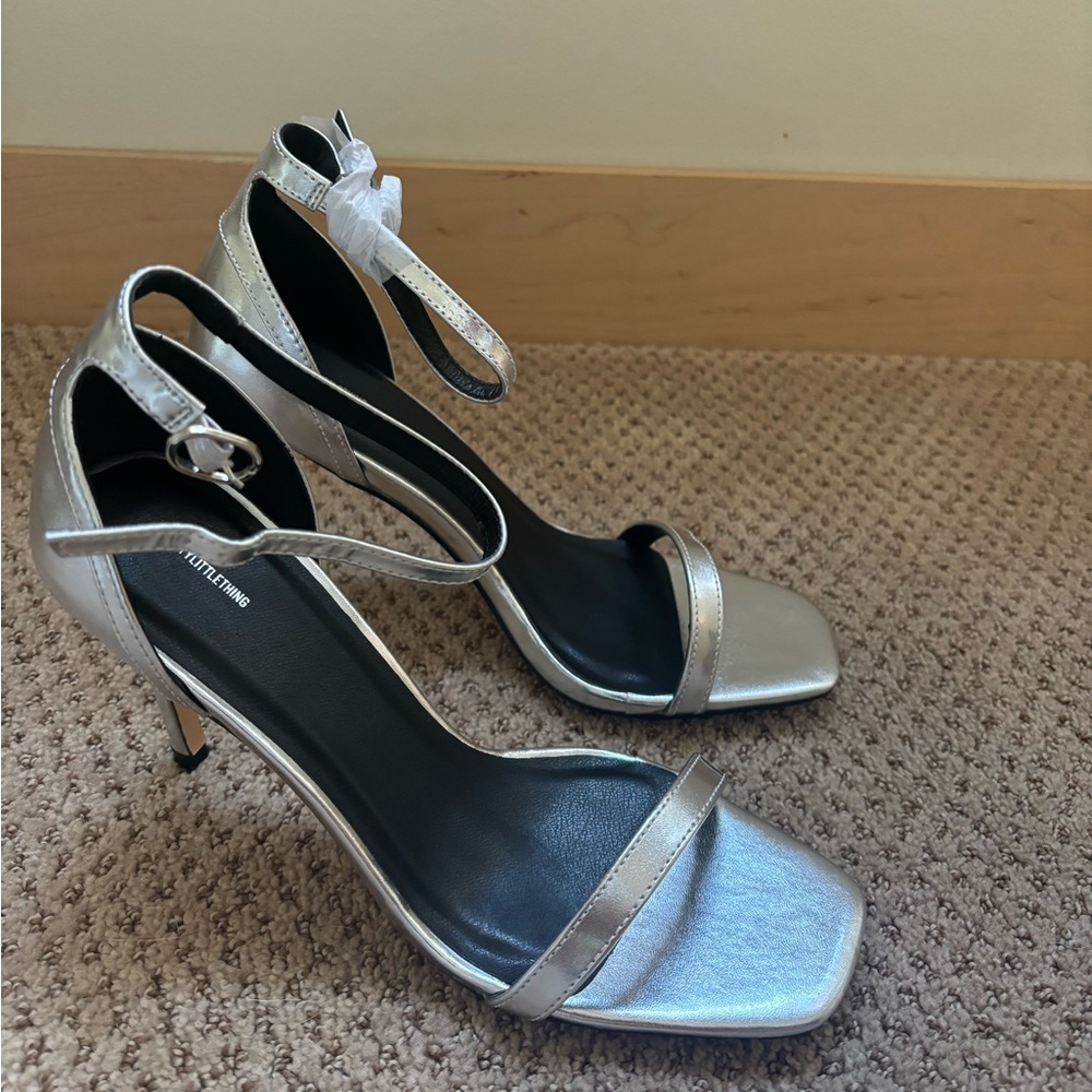 NWT Pretty Little Thing Silver strappy heels size 8